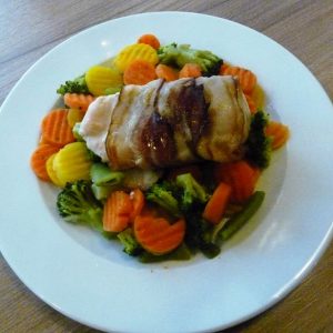 baconba göngyölt csirkemell gluténmentes