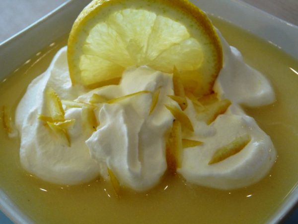Joghurtos narancskrémleves