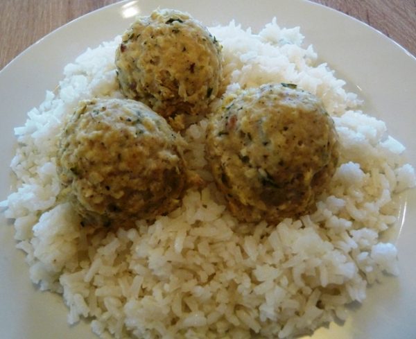 főtt csibegombóc rizzsel gluténmentes