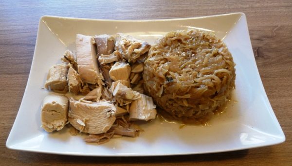 tyúk főtt húsa almás párolt káposztán gluténmentes